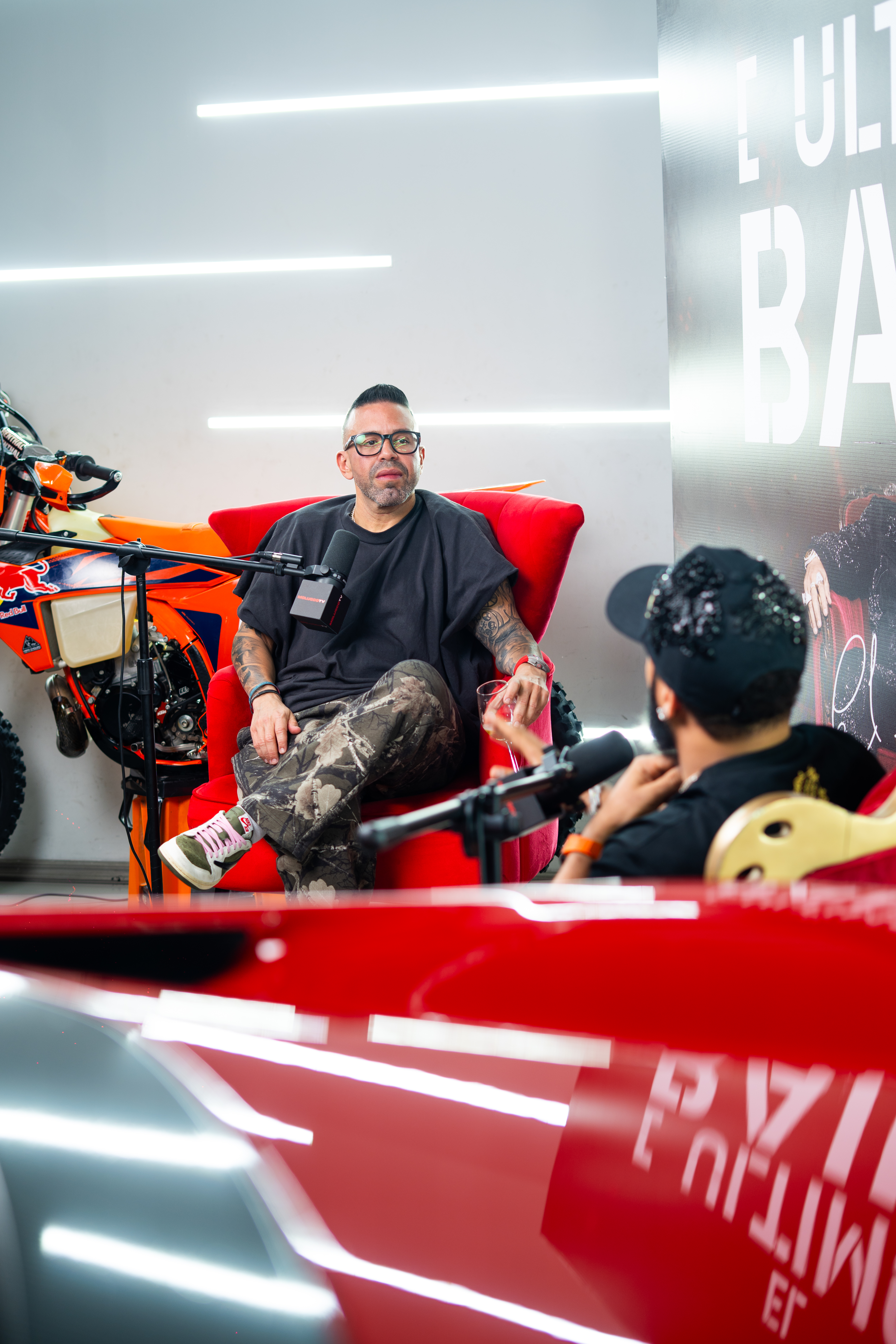 Carlos Gabriel with Molusco